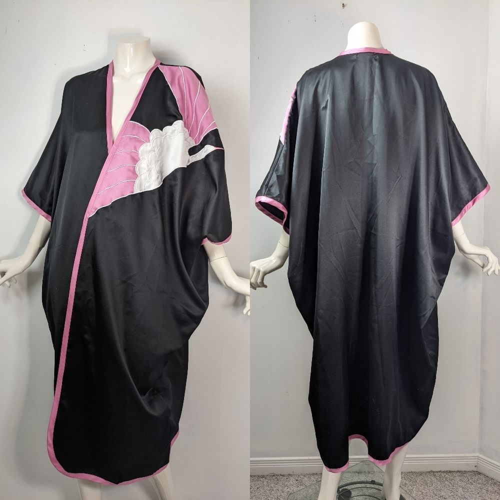 Kimono style dressing gown, vintage rode, black pink crane print, robe unisex